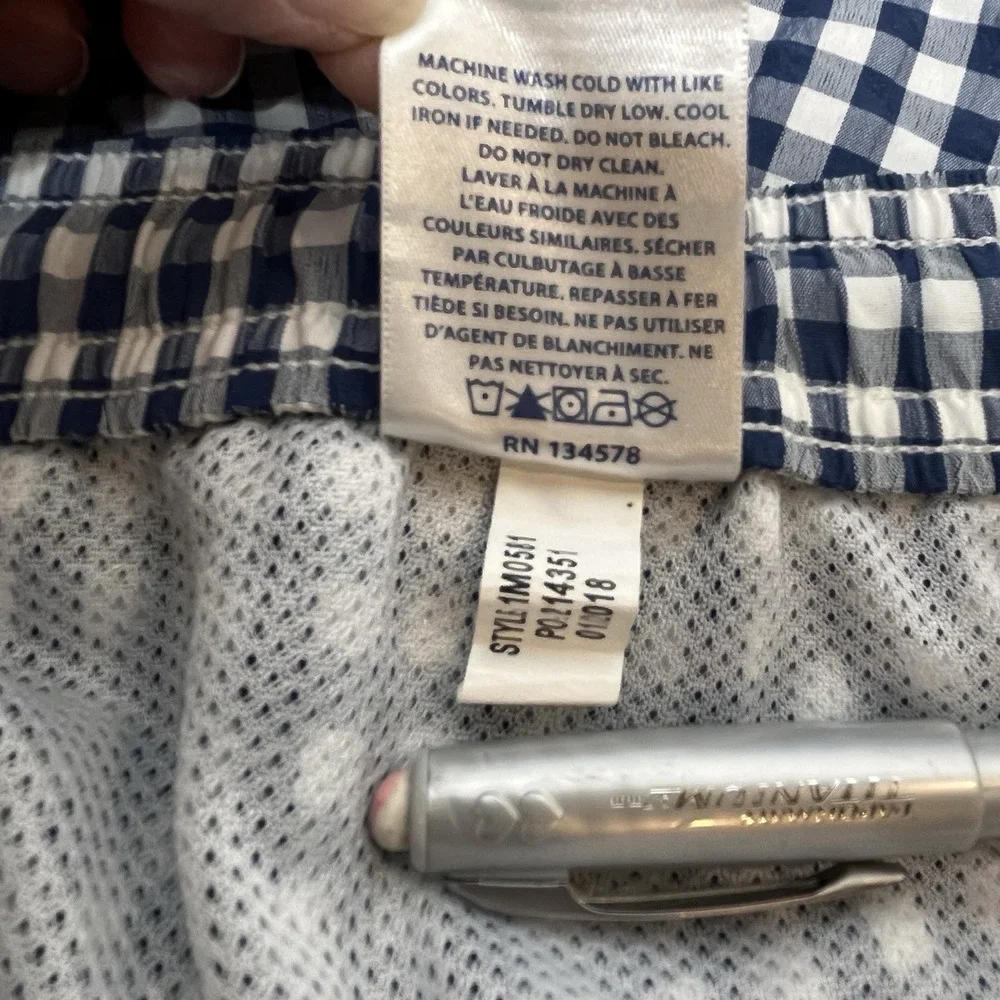 Vineyard Vines Embroidered Whales Swim Trunks Size L Pockets Lined USA W/ Pouch
